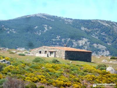 Reserva Natural Valle Iruelas-Pozo de la nieve;nieve madrid viajes de aventura montes vascos sierra 